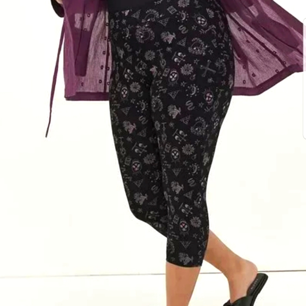 NWT Torrid Black Tattoo Gothic Crop Pants